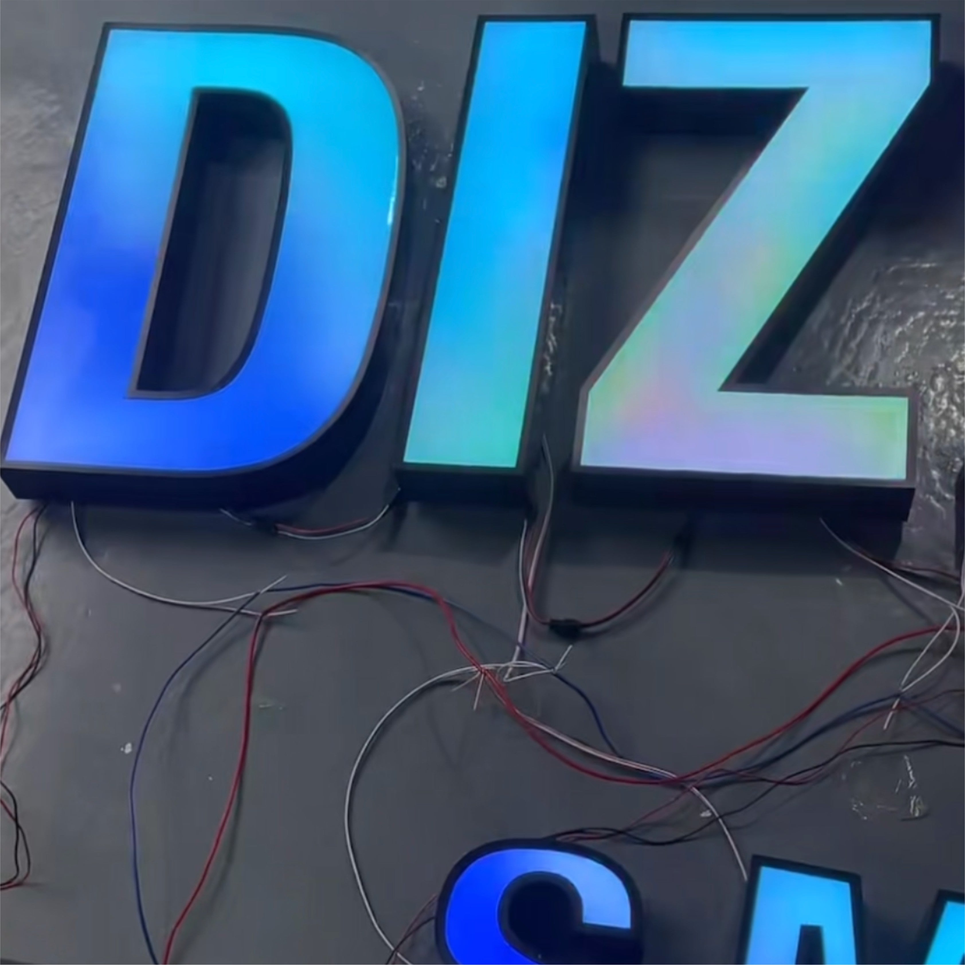 Wholesale Customizable RGB Programmable LED Logo 3D Letter Printer External Logo Electronic Signs Manufacturer