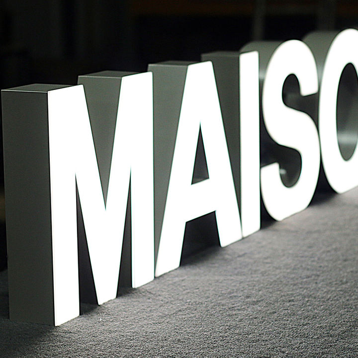 Floor Standing Large 3D LED Illuminated Letter Signs and 3D Numbers. Large LOGO. Suitable for Company Factory Exhibition Halls.