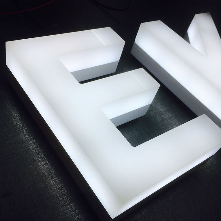 Customize 3D Illuminated Alphanumeric Letters That